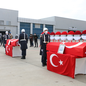 Şehitlerimizi Memleketlerine Uğurladık - fotoğraf 5
