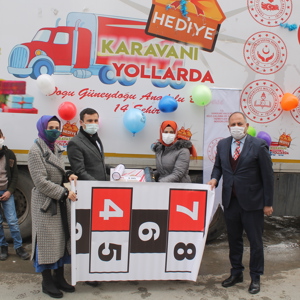 "Hediye Karavanı" Hakkâri’de - fotoğraf 9