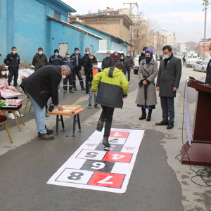 "Hediye Karavanı" Hakkâri’de - fotoğraf 10