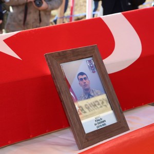 Şehit Piyade Sözleşmeli Er Ali Özdemir Dualarla Ebediyete Uğurlandı - fotoğraf 1