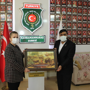 Sayın Valimizin Eşi Sevilay Coşkun Hanımefendi Şehit Aileleri ve Gazilerimizle Bir Araya Geldi - fotoğraf 6