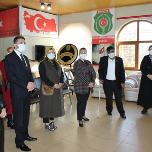 Sayın Valimizin Eşi Sevilay Coşkun Hanımefendi Şehit Aileleri ve Gazilerimizle Bir Araya Geldi - fotoğraf 10