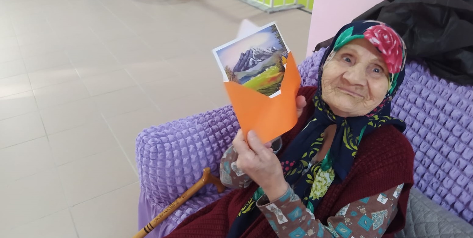 Çocuk Evlerimizde koruma ve bakım altında bulunan çocuklarımızın kendi elleriyle hazırladıkları hediyeleri Kırklareli Huzurevi sakinlerimize teslim ettik.