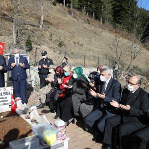 Bakan Selçuk, şehit Eren Bülbül'ün kabrini ziyaret etti - fotoğraf 3
