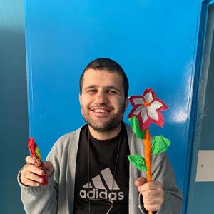 Çocuk Evlerimizde koruma ve bakım altında bulunan çocuklarımızın kendi elleriyle hazırladıkları hediyeleri Kırklareli Bakım Rehabilitasyon ve Aile Danışma Merkezinden hizmet alan engellilerimize teslim ettik. - fotoğraf 2