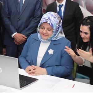 ‘Engellilerde ve Yaşlılarda Dijital Dönüşüm Sempozyumu’ Aile, Çalışma ve Sosyal Hizmetler Bakanı Zehra Zümrüt SELÇUK’un Katılımı ile Gerçekleştirildi - fotoğraf 5