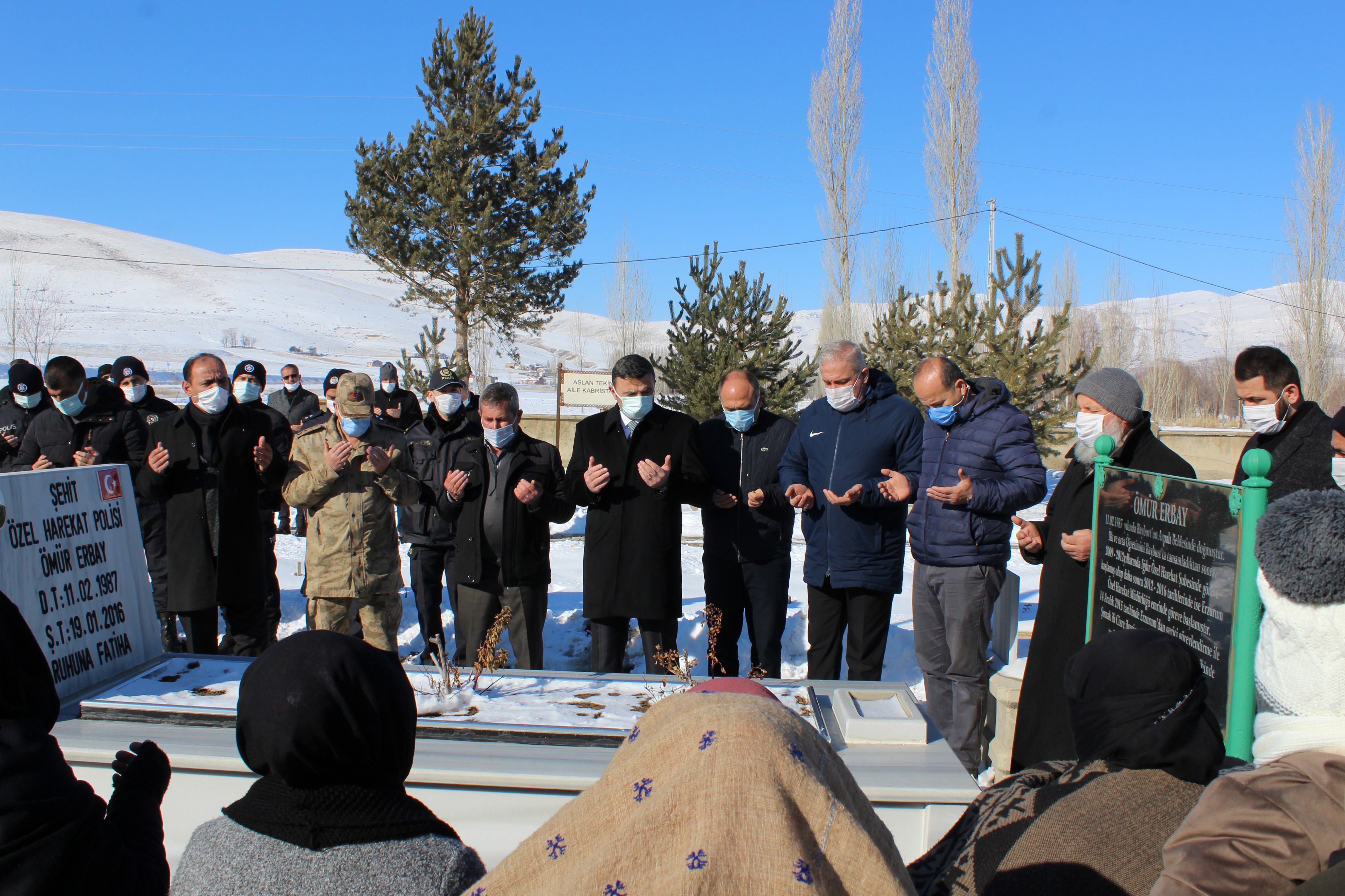 Şehit Özel Harekat Polisi Ömür ERBAY Şehadetinin Sene-i Devriyesinde Kabri Başında Dualarla Anıldı