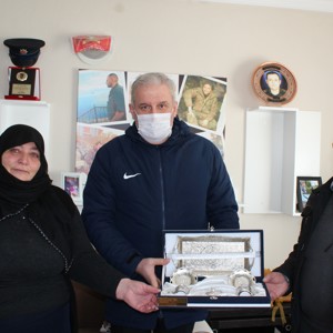 Şehit Özel Harekat Polisi Ömür ERBAY Şehadetinin Sene-i Devriyesinde Kabri Başında Dualarla Anıldı - fotoğraf 4