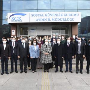 Bakan Selçuk, Aydın’da şehit ve gazi ailelerini ziyaret etti - fotoğraf 9