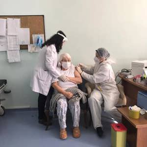 Huzurevleri ve Özel Bakım Merkezlerinde İlk Doz  Kovid-19 Aşı Uygulaması Başladı. - fotoğraf 3