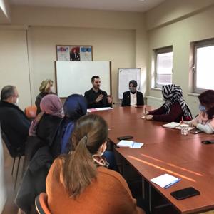 Yalova Belediyesi Kadın Ve Aile Hizmetleri Müdürlüğünde Bilgilendirme Toplantısı Gerçekleştirildi - fotoğraf 3