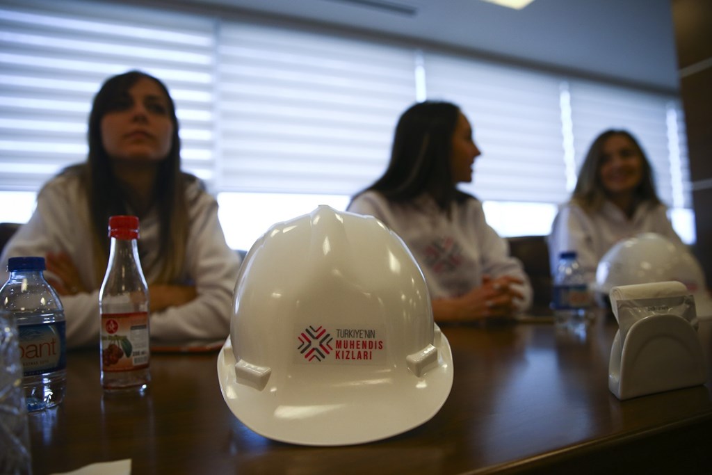 "Türkiye'nin Mühendis Kızları" Eğitim ve İstihdam Desteğiyle Yetişiyor