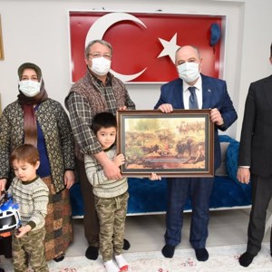 Sayın Valimiz Ömer Faruk Coşkun, Şehit Ve Gazi Ailelerimizi Ziyaret Etti - fotoğraf 1