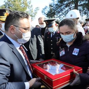 Şehit Süleyman Demirel Dualarla Son Yolculuğuna Uğurlandı - fotoğraf 9