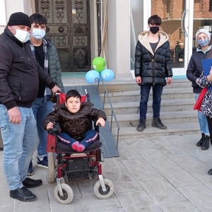 "Engelsiz Çocuk Buluşmaları" Projesi Kapsamında Efe Kerem'in Engelli Rampasını Teslim Ettik - fotoğraf 1
