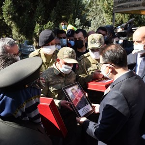 Şehit Hv.Svn.Uzm.Çvş. Hüseyin Sarı Dualarla Ebediyete Uğurlandı - fotoğraf 14