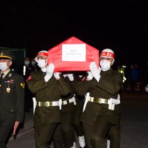 Şehit Hv.Svn.Uzm.Çvş. Hüseyin Sarı Dualarla Ebediyete Uğurlandı - fotoğraf 18