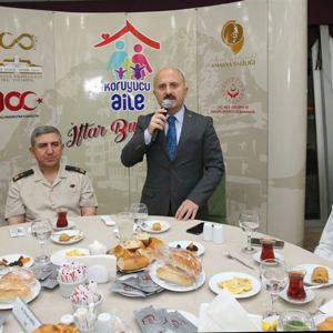 Valimiz Dr. Osman VAROL, İl Müdürlüğümüz Tarafından Organize Edilen İftar Yemeğinde Koruyucu Ailelerle Bir Araya Geldi - fotoğraf 8