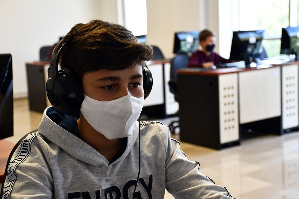 Minister SELÇUK: "Our Social Media Working Group Immediately Intervened to 1027 Contents"