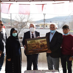 Sayın Valimiz Ömer Faruk Coşkun’dan Şehitlerimizin Kıymetli Ailelerine ve Gazilerimize Ziyaret - fotoğraf 3