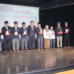 Kıbrıs Barış Harekatına Katılan Gazilerimize Madalyaları Takdim Edildi - fotoğraf 4