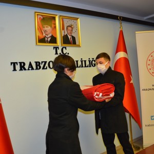 Şanlı Bayrağımız Çanakkale Yolunda. - fotoğraf 2