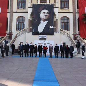 “Anadolu Gönül Yolu 81 Genç 81 Bayrak” Etkinliği Kapsamında Şanlı Bayrak Manisa’dan Uğurlandı - fotoğraf 1