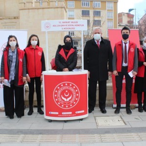8 Mart Dünya Kadınlar Günü Münasebeyitle Cumhuriyet Caddesinde Stant Kurduk - fotoğraf 5