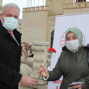 8 Mart Dünya Kadınlar Günü Münasebeyitle Cumhuriyet Caddesinde Stant Kurduk - fotoğraf 6
