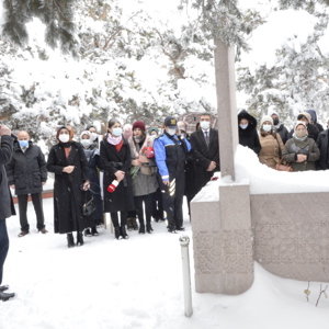 8 MART KADINLAR GÜNÜ'NDE NENE HATUN MEZARI BAŞINDA ANILDI - fotoğraf 1