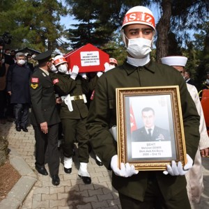 Şehidimiz Bkm.Asb.Kd.Bçvş. Mehmet Demir Dualarla Ebediyete Uğurlandı - fotoğraf 1