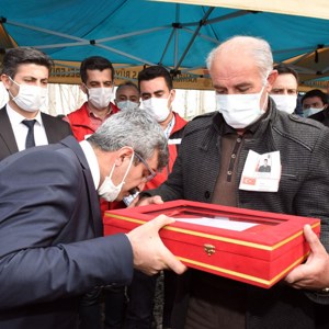 Şehidimiz Topçu Asb.Kd.Çvş. Nazmi Yılmaz Dualarla Ebediyete Uğurlandı - fotoğraf 1