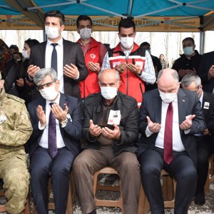 Şehidimiz Topçu Asb.Kd.Çvş. Nazmi Yılmaz Dualarla Ebediyete Uğurlandı - fotoğraf 9