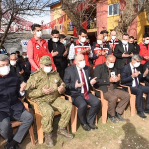 Şehidimiz Topçu Asb.Kd.Çvş. Nazmi Yılmaz Dualarla Ebediyete Uğurlandı - fotoğraf 15