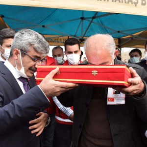 Şehidimiz Topçu Asb.Kd.Çvş. Nazmi Yılmaz Dualarla Ebediyete Uğurlandı - fotoğraf 17