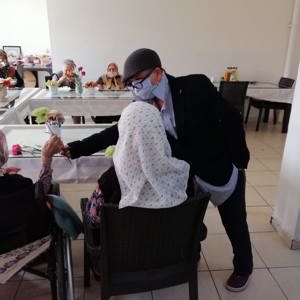 Lüleburgaz Ramazan Yaman Huzurevi ve Yaşlı Bakım Merkezimizden Hizmet Alan Yaşlılarımızın 8 Mart Dünya Kadınlar Gününü Kutladık - fotoğraf 2