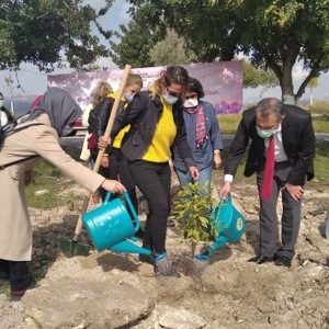 8 Mart Dünya Kadınlar Günü Kapsamında "Mercan Ormanı Fidan Dikim Etkinliği" Gerçekleştirildi - fotoğraf 2