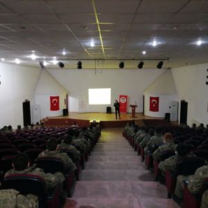 “Evlilik Öncesi Eğitim Programı ” Kapsamında Orgerenal Cemal Tural Kışlası 49. Kumando Tugayı’nda Seminerlerimiz Devam Ediyor - fotoğraf 1