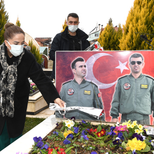 18 Mart Şehitleri Anma Günü ve Çanakkale Zaferi'nin 106. yıl dönümü dolayısıyla Şehitlik’te tören düzenlendi. - fotoğraf 8