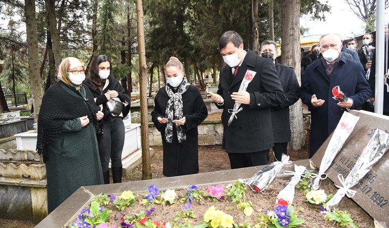 18 Mart Şehitleri Anma Günü ve Çanakkale Zaferi'nin 106. yıl dönümü dolayısıyla Şehitlik’te tören düzenlendi.