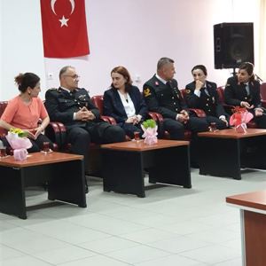 Bilecik İl Jandarma Komutanlığı Tarafından Huzurevimizde Kalan Yaşlılarımıza Ziyaret Gerçekleştirildi - fotoğraf 3