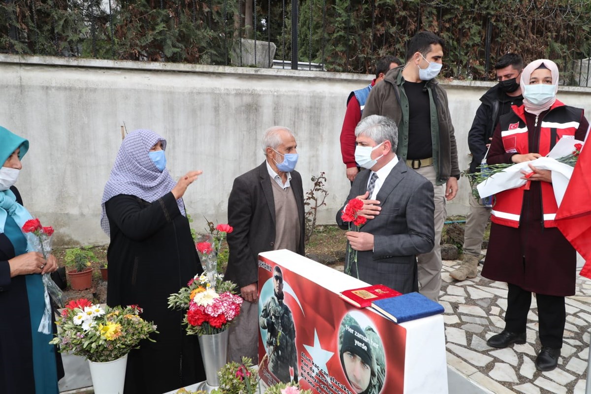 Çanakkale Deniz Zaferinin 106. Yıl Dönümünde Şehitlerimiz Saygı ile Anıldı