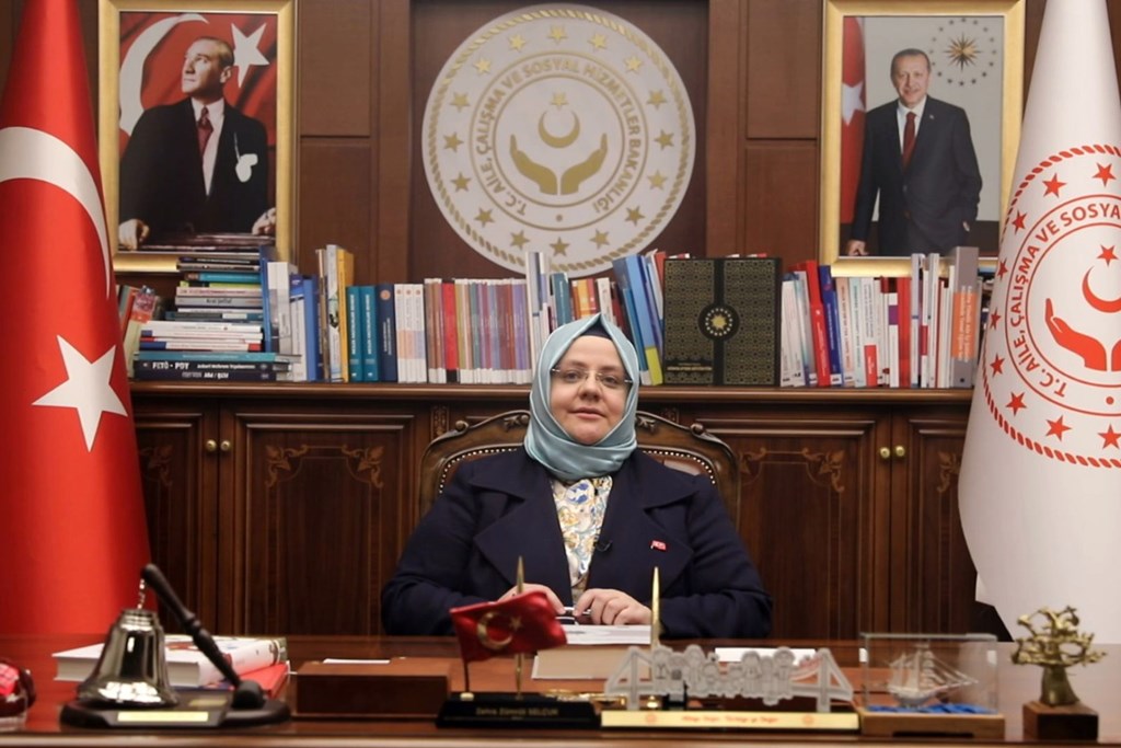  Bakan Selçuk: “Kadınlar Değişim ve Çözümün Aracısıdır”