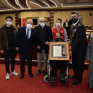 ERZURUM’DA DEVLET ÖVÜNÇ MADALYASI VE BERATI TEVCİH TÖRENİ - fotoğraf 4