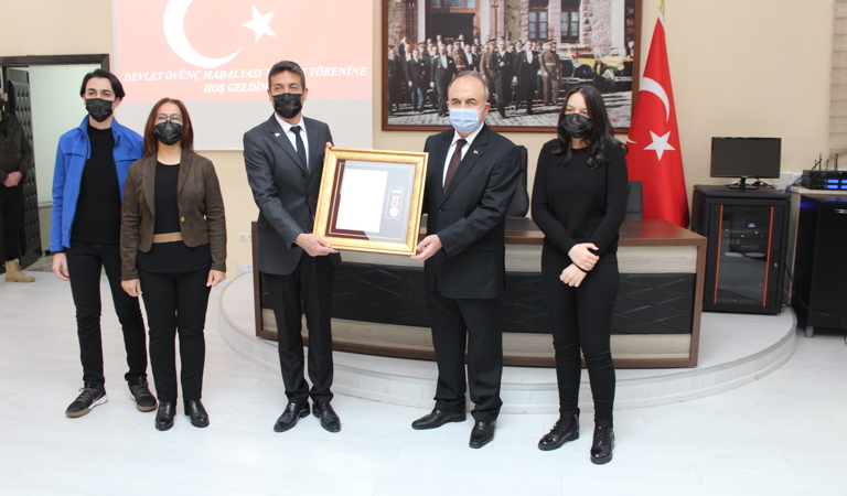 Gazimiz Hacı EROĞLU’na Devlet Övünç Madalyası Ve Beratı Tevcih Töreni Gerçekleştirildi
