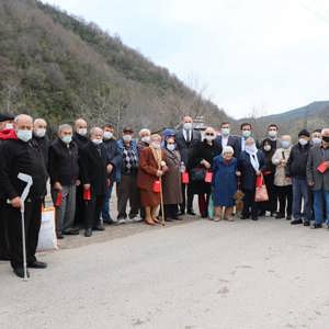 Çınarcık Huzurevi Sakinlerimiz Çınarcık Belediye Başkanı İle Kahvaltıda Bir Araya Geldiler - fotoğraf 1