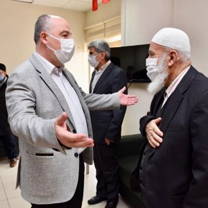 Sayın Valimiz Ömer Faruk Coşkun’dan Yaşlılar Haftası Dolayısıyla Huzurevine Ziyaret - fotoğraf 3
