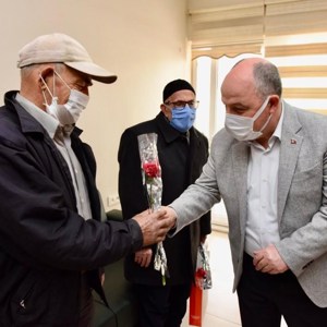 Sayın Valimiz Ömer Faruk Coşkun’dan Yaşlılar Haftası Dolayısıyla Huzurevine Ziyaret - fotoğraf 13