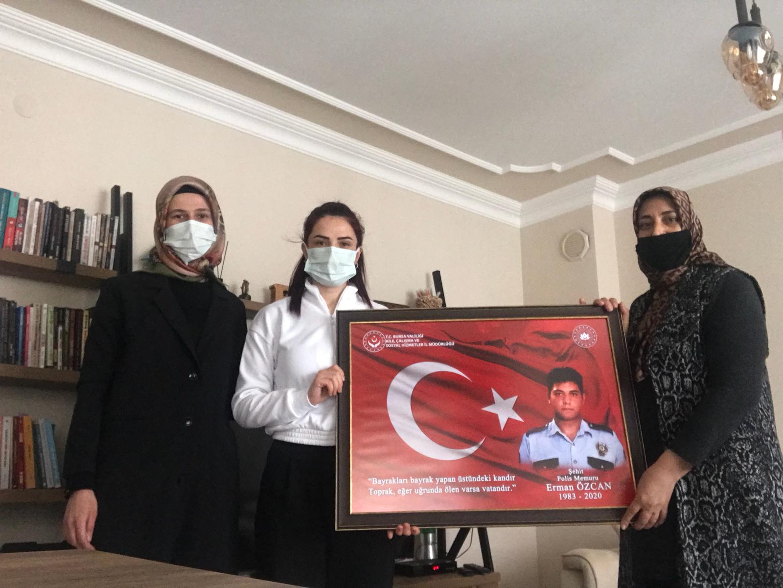 Şehitlerimizi Özlemle Yâd Ettik