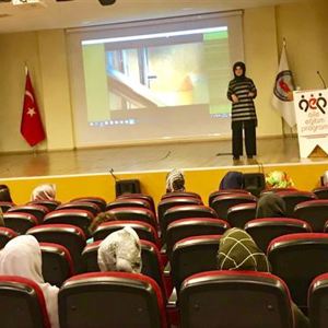 Genç Şehit Hakan AKTEPE Kültür Merkezinde ”Aile Eğitim Programı” Düzenlendi - fotoğraf 3